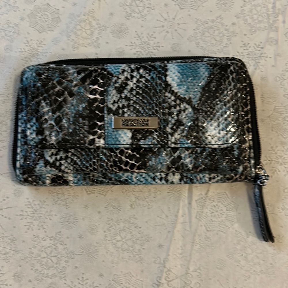 NWOT Kenneth Cole Reaction wallet